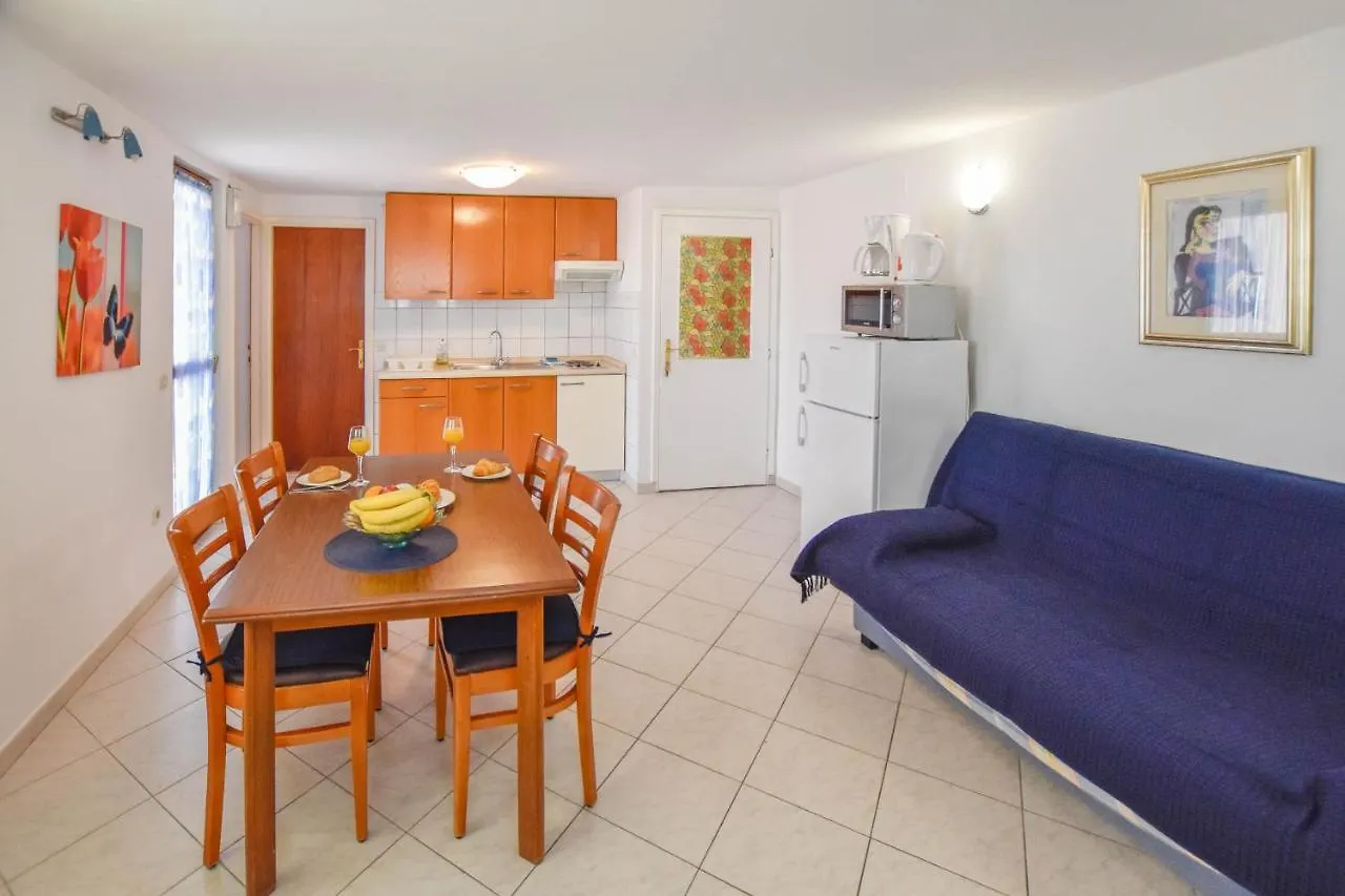 Apartments Jacqueline Pakostane